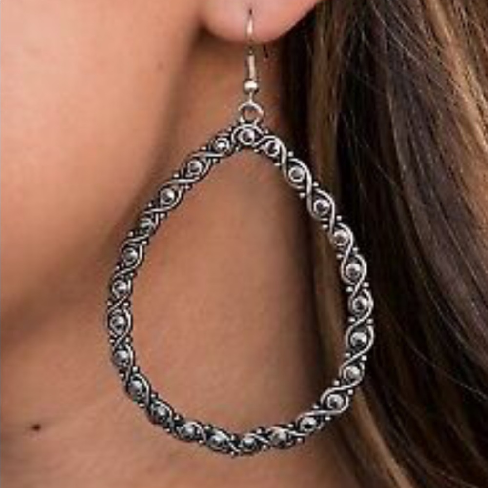 Paparazzi earrings